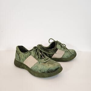 BAMBOO Rare Green Gold Velvet Lace Up Fashion Streetwear Fairy  Sneaker Womens 7